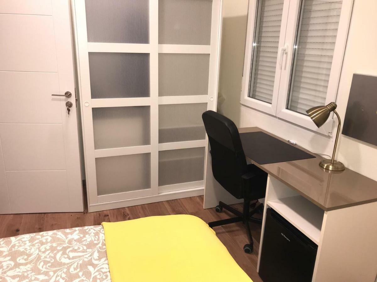 산티아고데콤포스텔라 Residencia Compostela 2 B&B 외부 사진