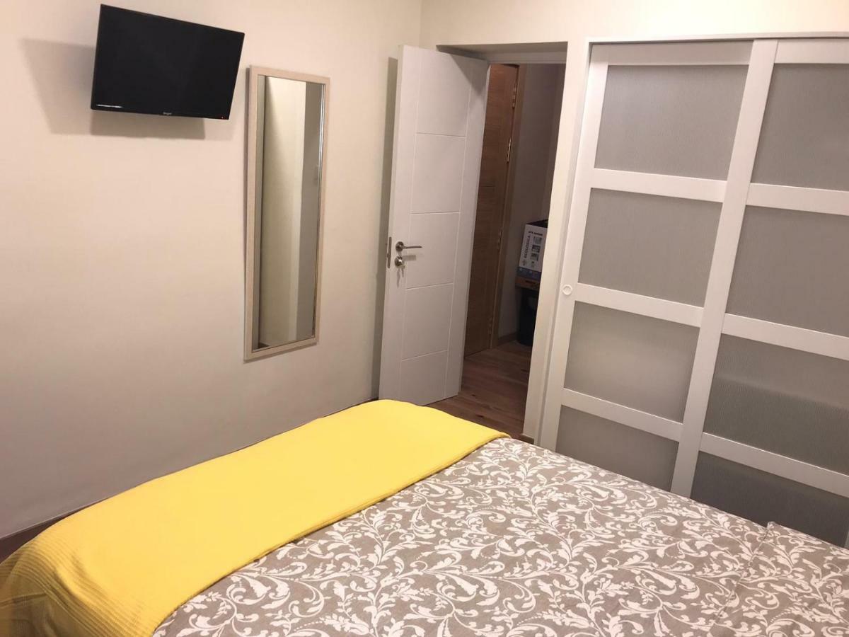 산티아고데콤포스텔라 Residencia Compostela 2 B&B 외부 사진